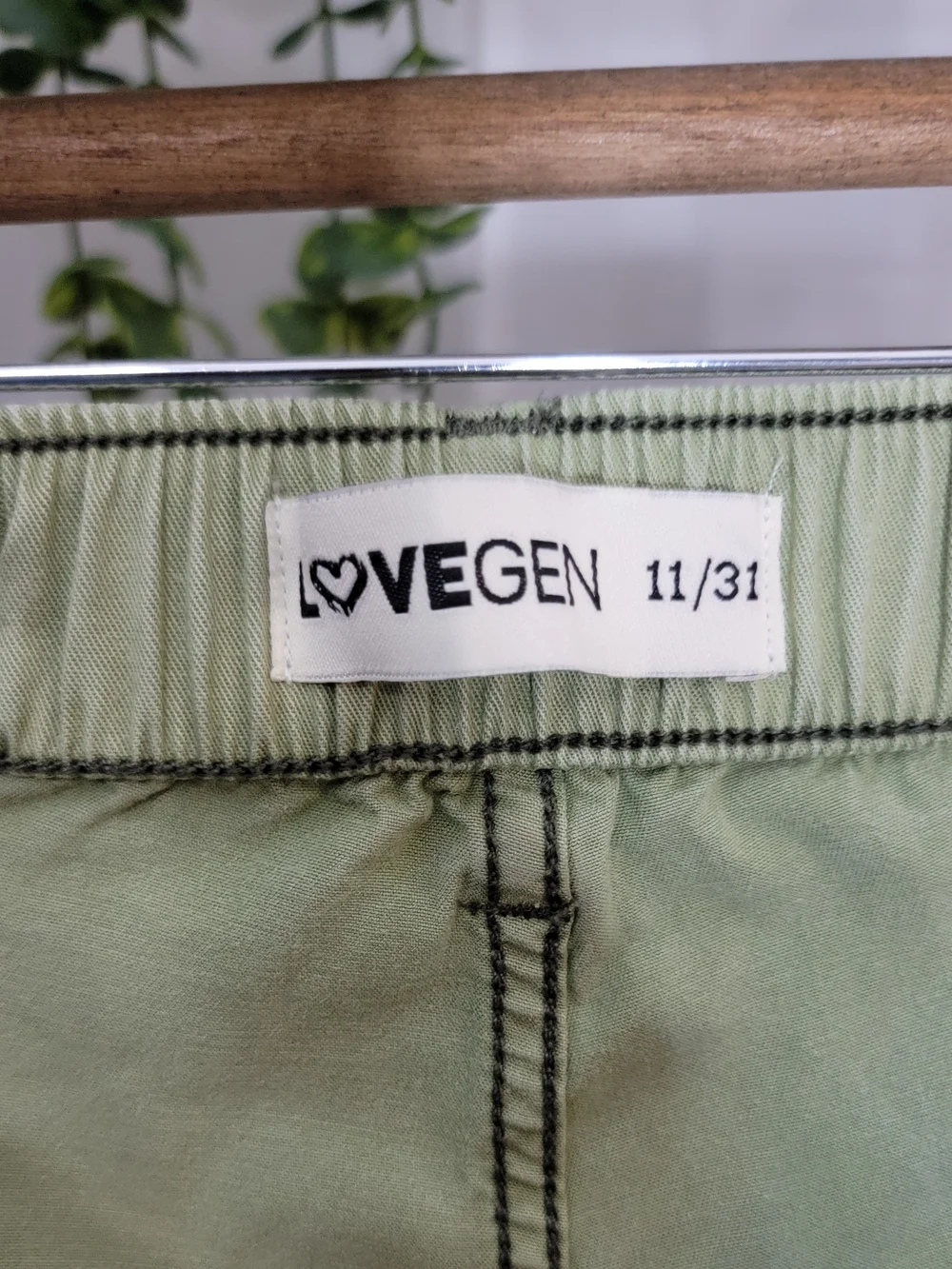 LOVE VEGAN Sage Green Wide Leg Cargo Pants Size 11/31 | Utility Boho Traveler - Picture 6 of 6